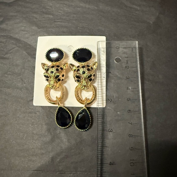 Gold tone - Black accents - Big Cat earrings - Picture 3 of 4